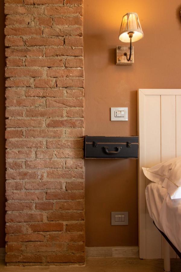 Poggio Dei Farinetti Bed & Breakfast ดิอาโนดัลบา ภายนอก รูปภาพ