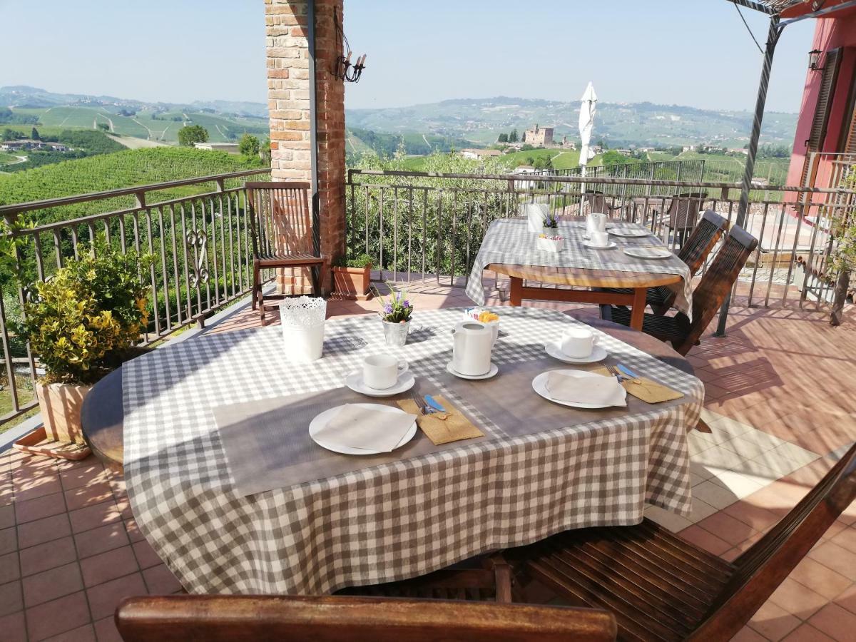 Poggio Dei Farinetti Bed & Breakfast ดิอาโนดัลบา ภายนอก รูปภาพ